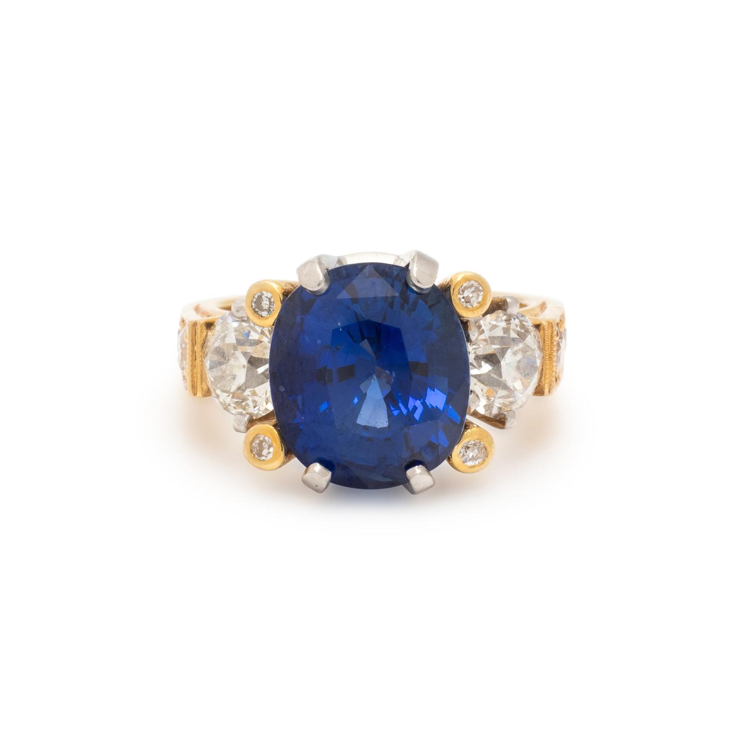 SAPPHIRE AND DIAMOND RING