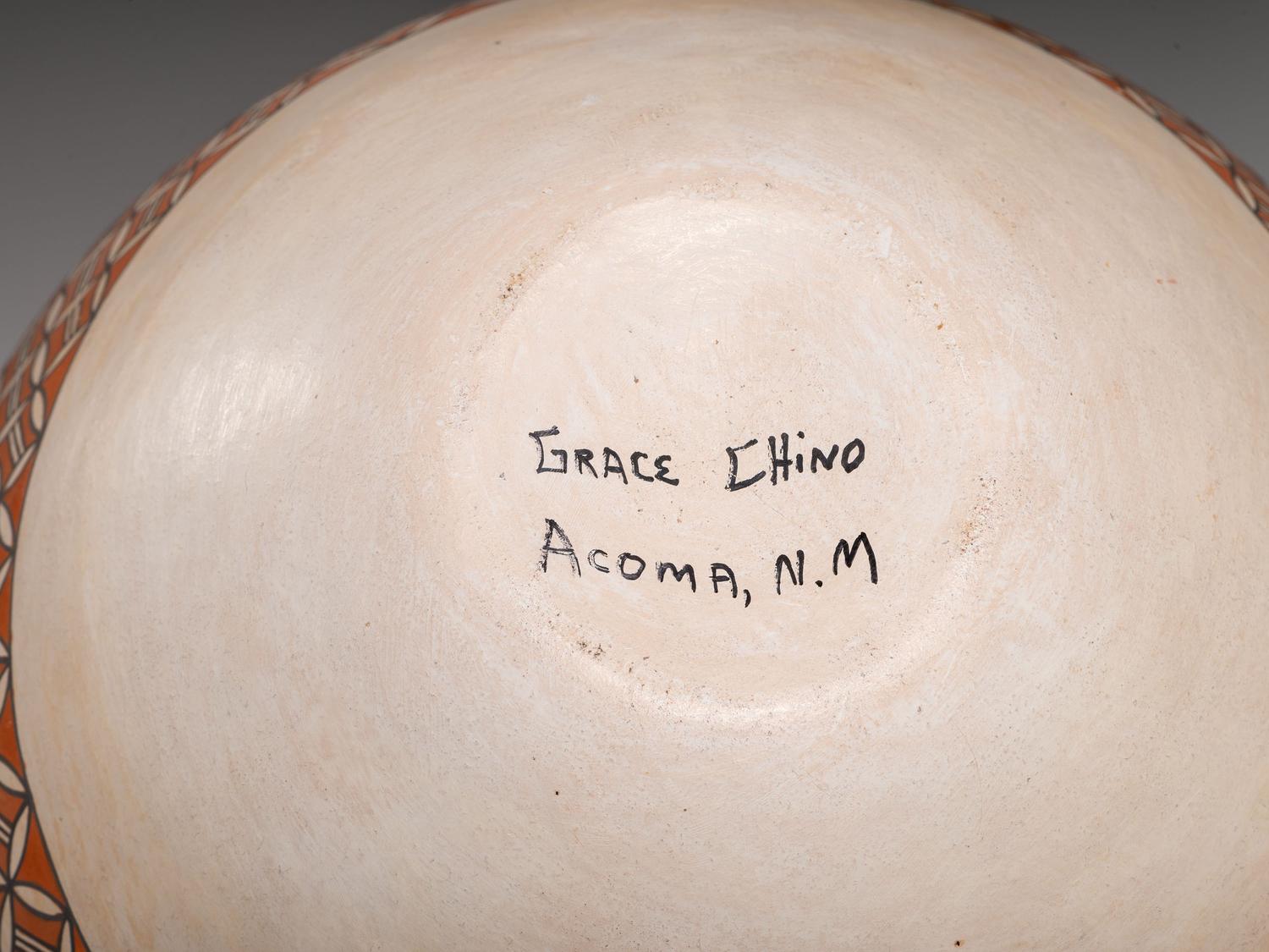 Fine Line Large Pottery Seed Jar