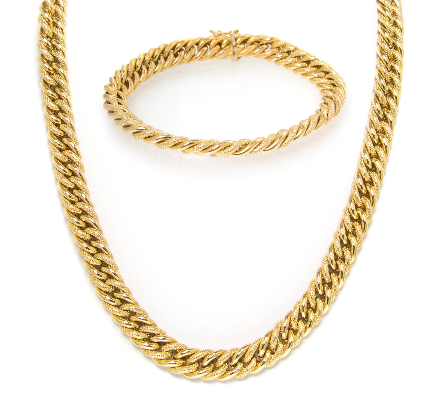 An 18 Karat Yellow Gold Demi Parure, 39.50 dwts.