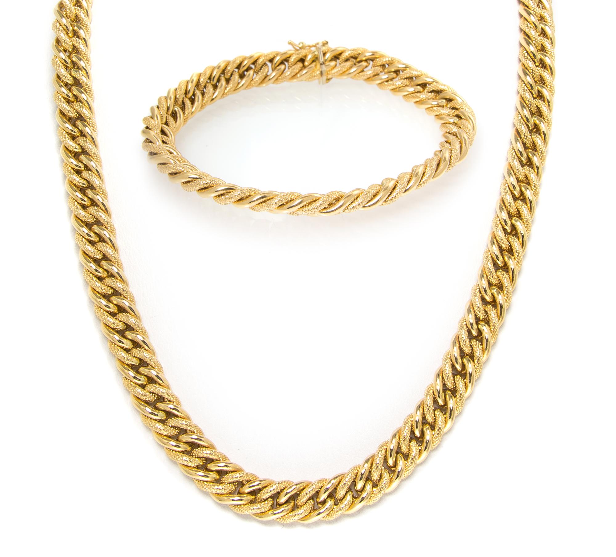 An 18 Karat Yellow Gold Demi Parure, 39.50 dwts.