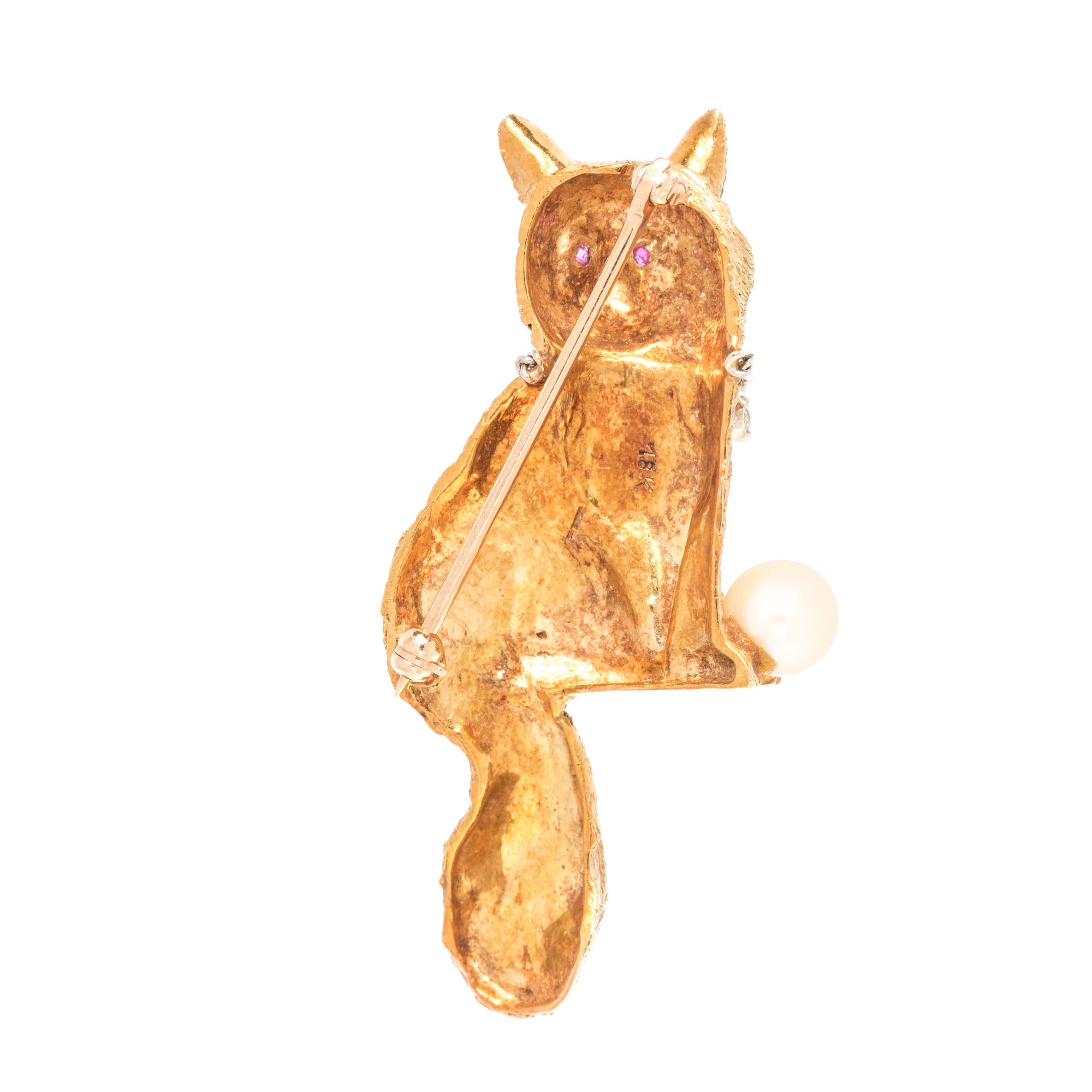 YELLOW GOLD, CULTURED PEARL AND DIAMOND CAT BROOCH