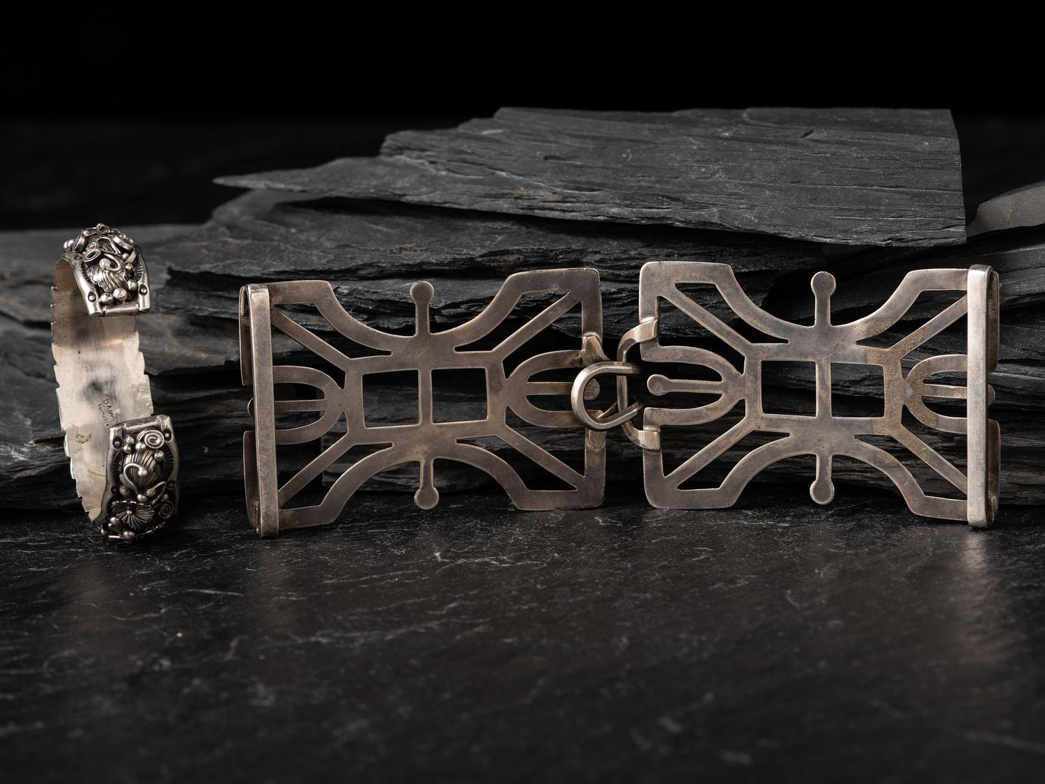 Navajo Sandcast Hinged Belt Buckle, PLUS