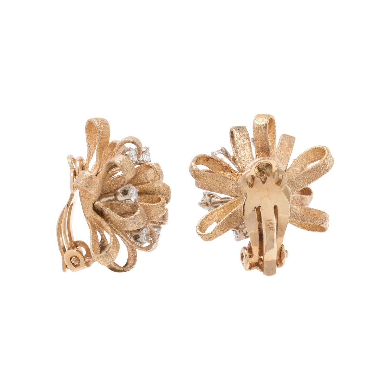 YELLOW GOLD AND DIAMOND EARCLIPS
