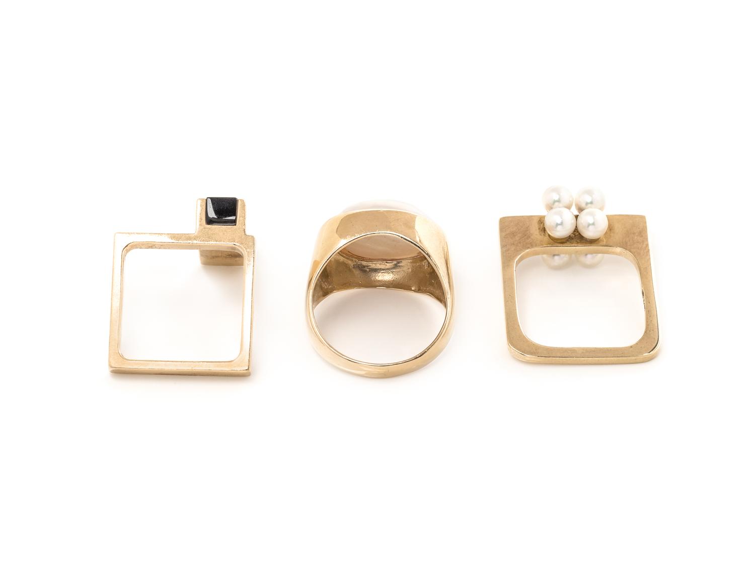 COLLECTION OF YELLOW GOLD RINGS