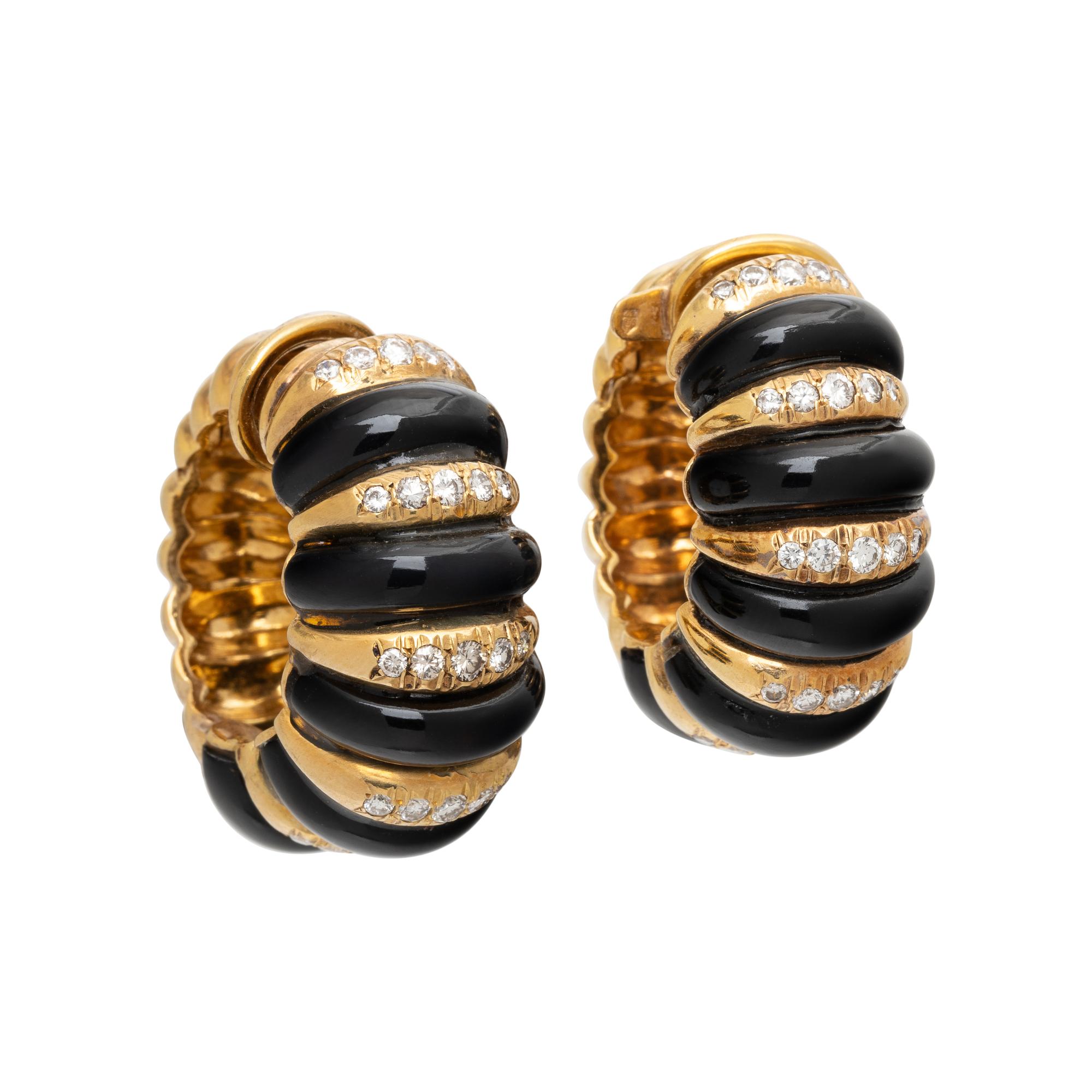 VAN CLEEF & ARPELS, YELLOW GOLD, DIAMOND, AND ONYX EARRINGS