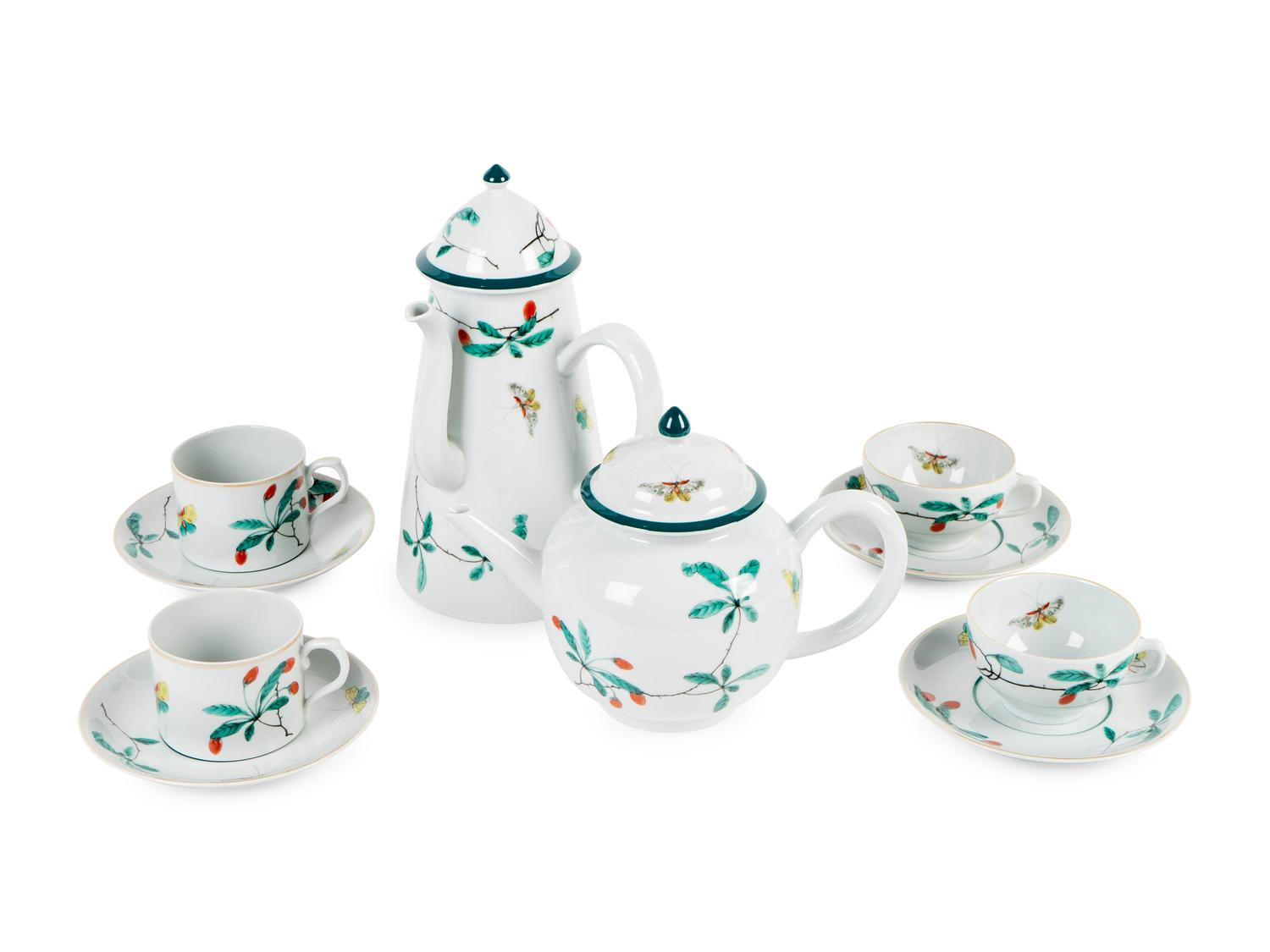 A Mottahedeh Porcelain Reproduction K'angxi Tea and Coffee Set — 20TH CENTURY