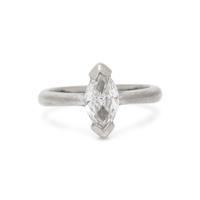 WHITE GOLD AND DIAMOND RING