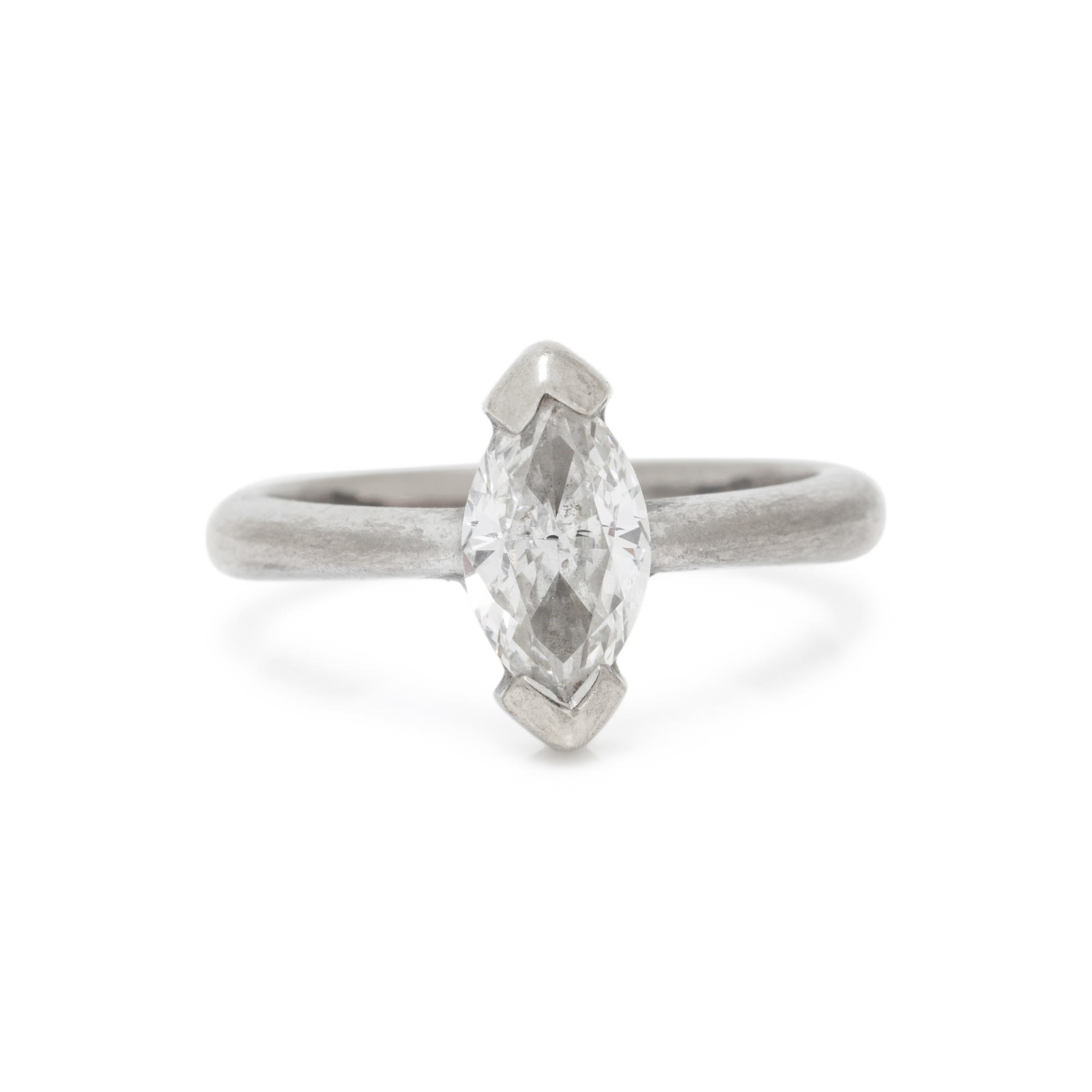 WHITE GOLD AND DIAMOND RING