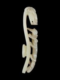 A Large White Jade 'Dragon' Belt Hook