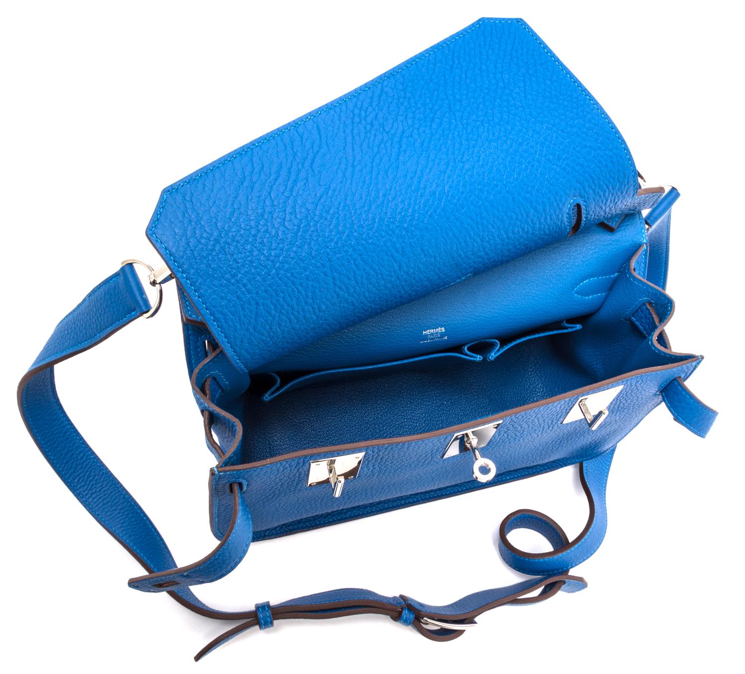 An Hermes Mykonos Taurillon Clemence 28cm Jypsiere Handbag, 11" x 8.5" x 5".