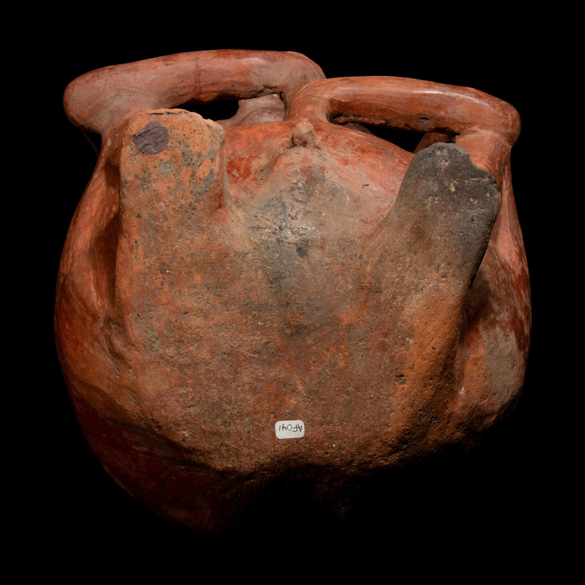 A Nariño-Capuli Redware Figural Vessel