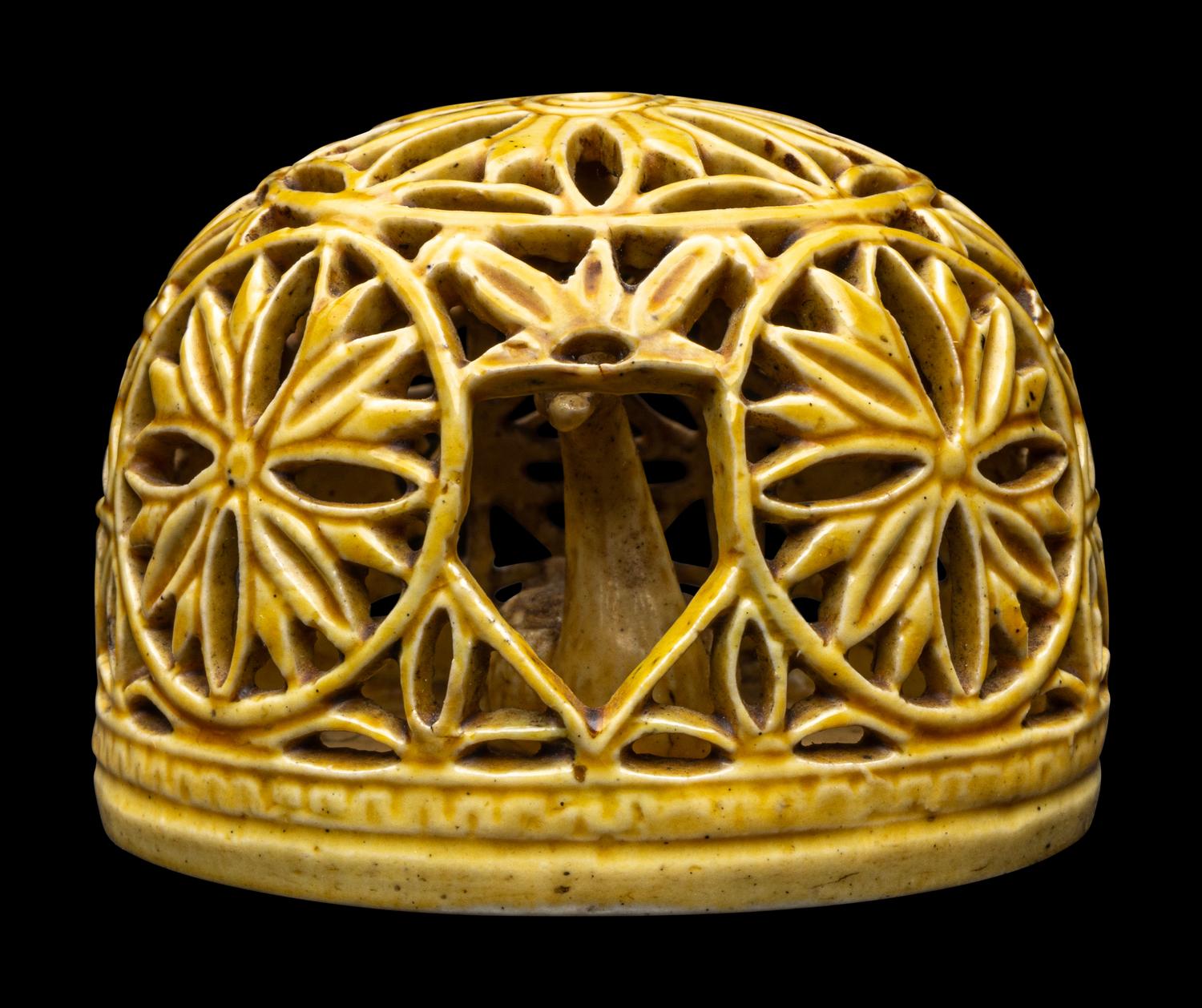 A Chinese Yellow Glazed Reticulated Porcelain Article
