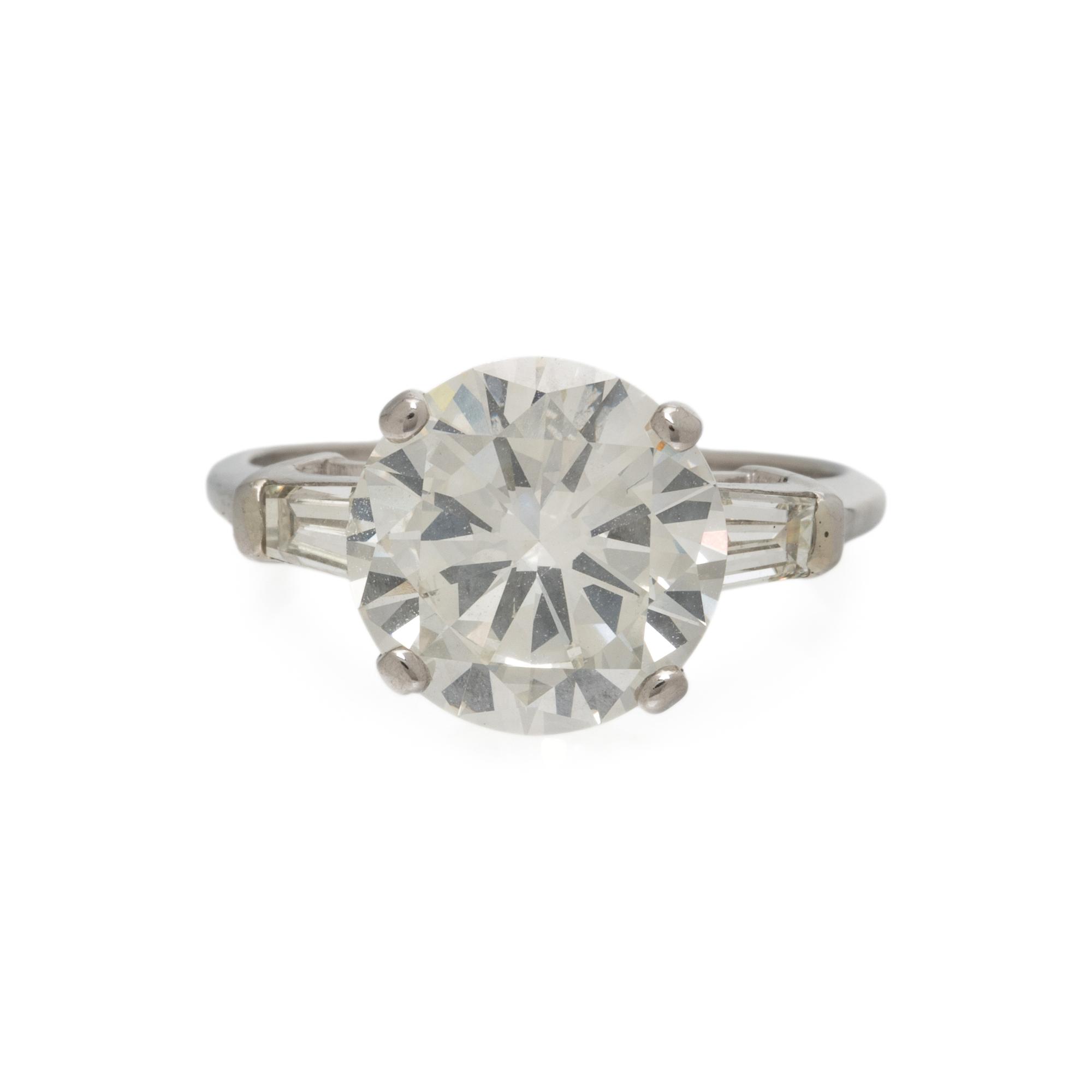 DIAMOND RING