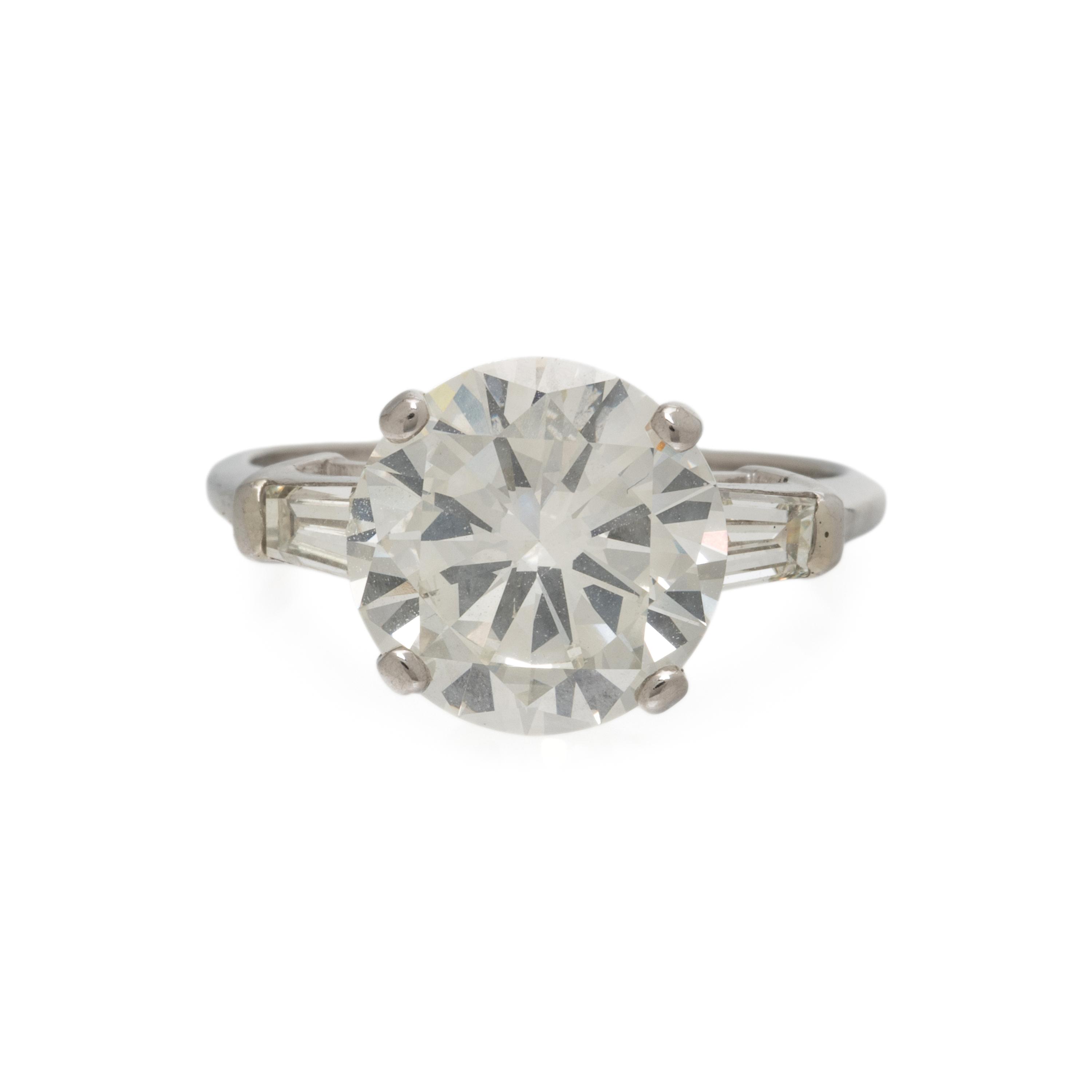 DIAMOND RING