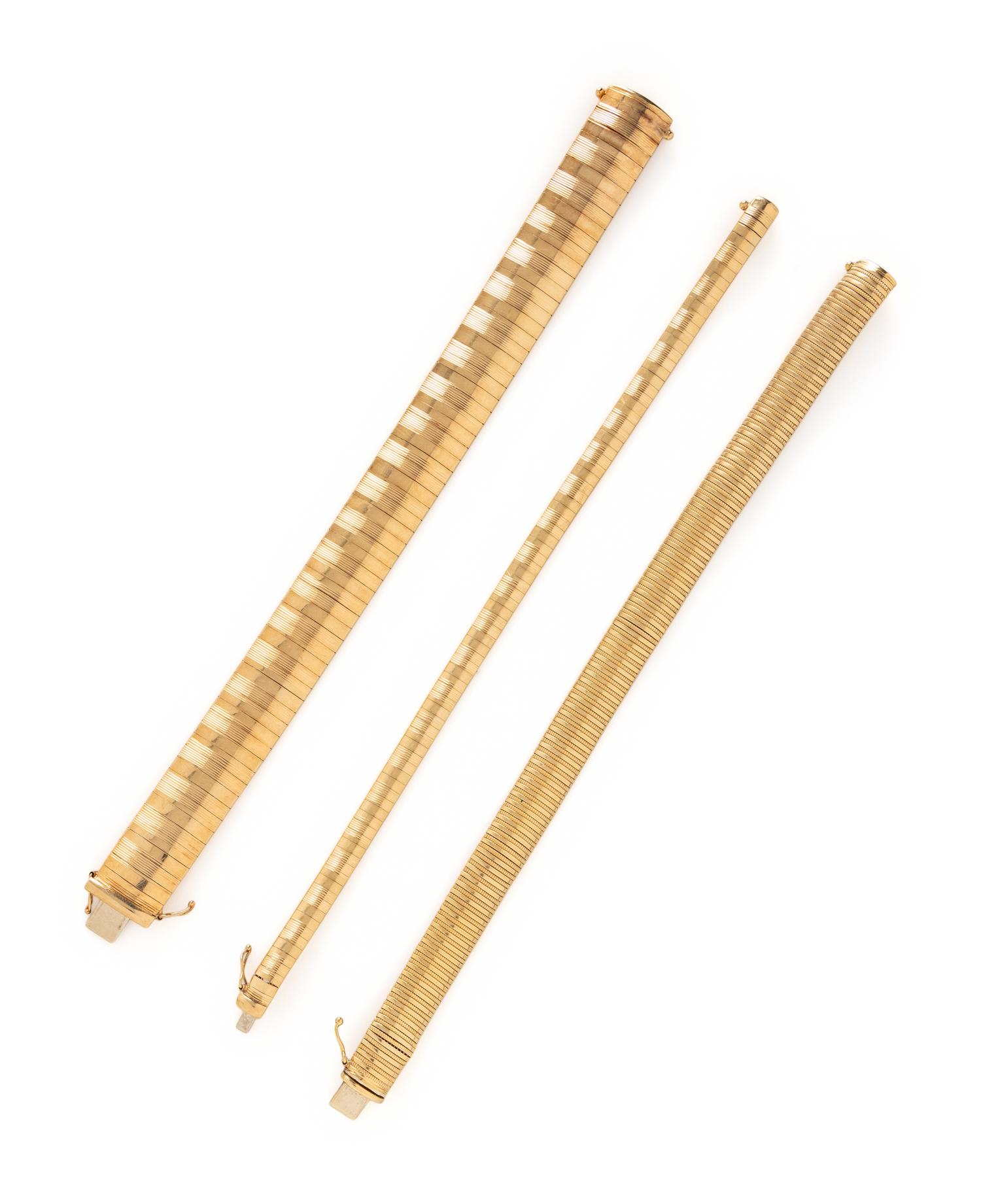COLLECTION OF YELLOW GOLD BRACELETS