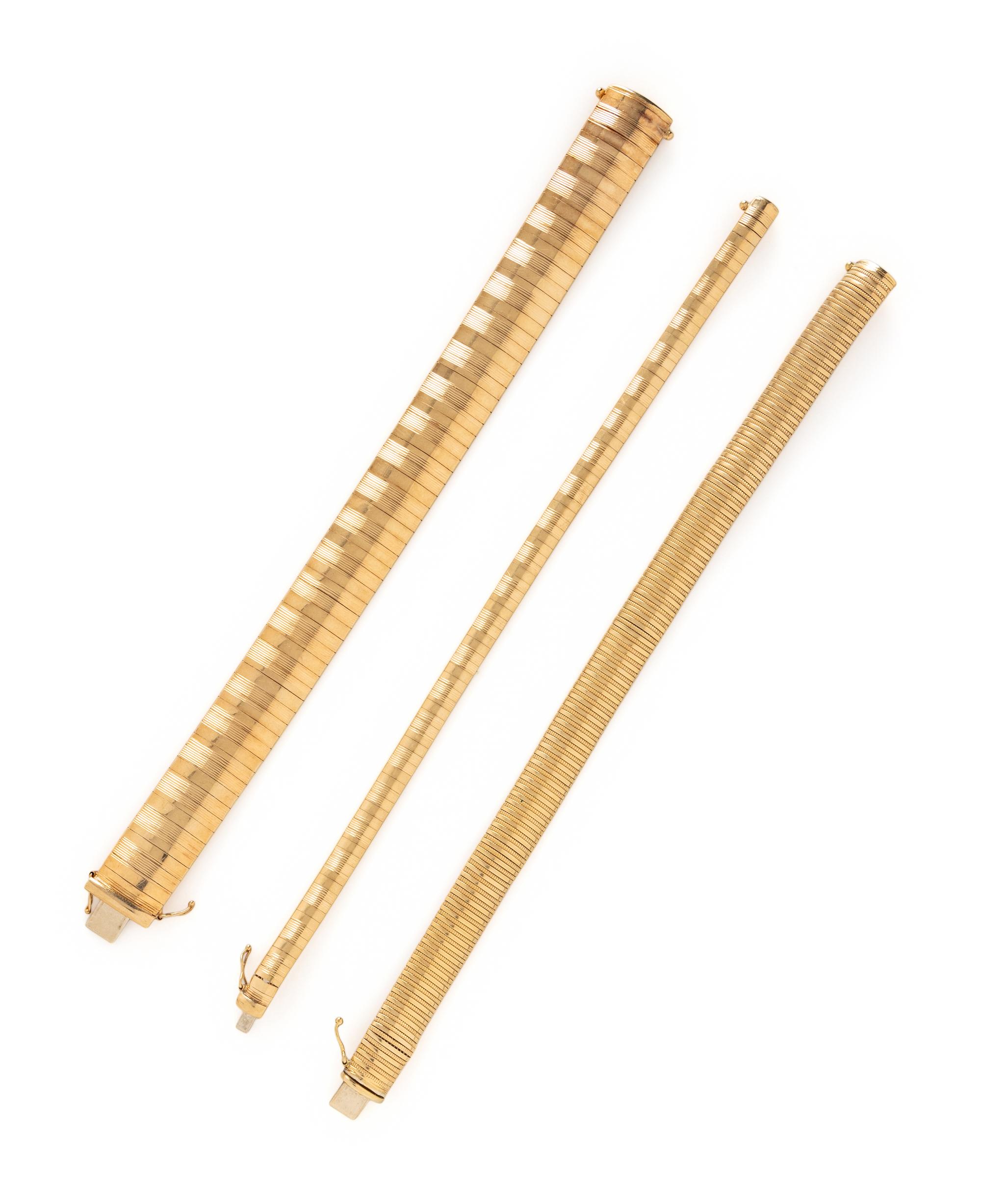 COLLECTION OF YELLOW GOLD BRACELETS