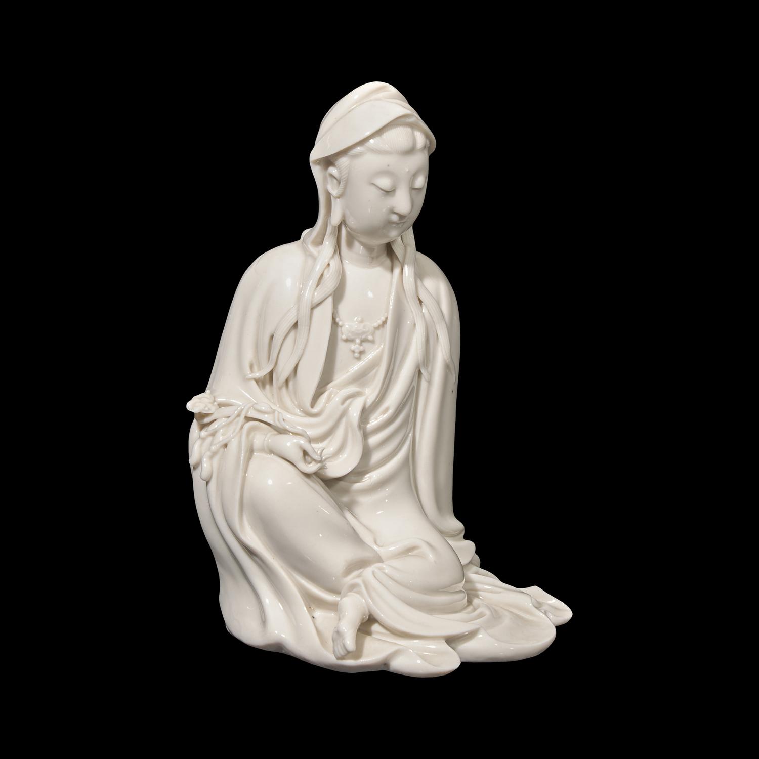 A Chinese Blanc de Chine Guanyin, 18th/19th Century 清中期 德化白瓷观音