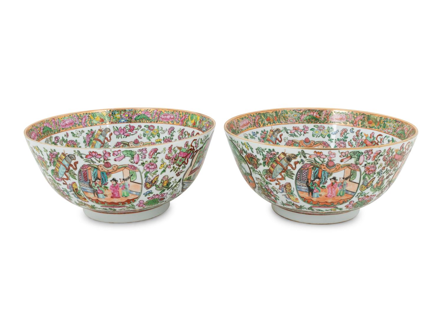 A Pair of Rose Medallion Porcelain Bowls