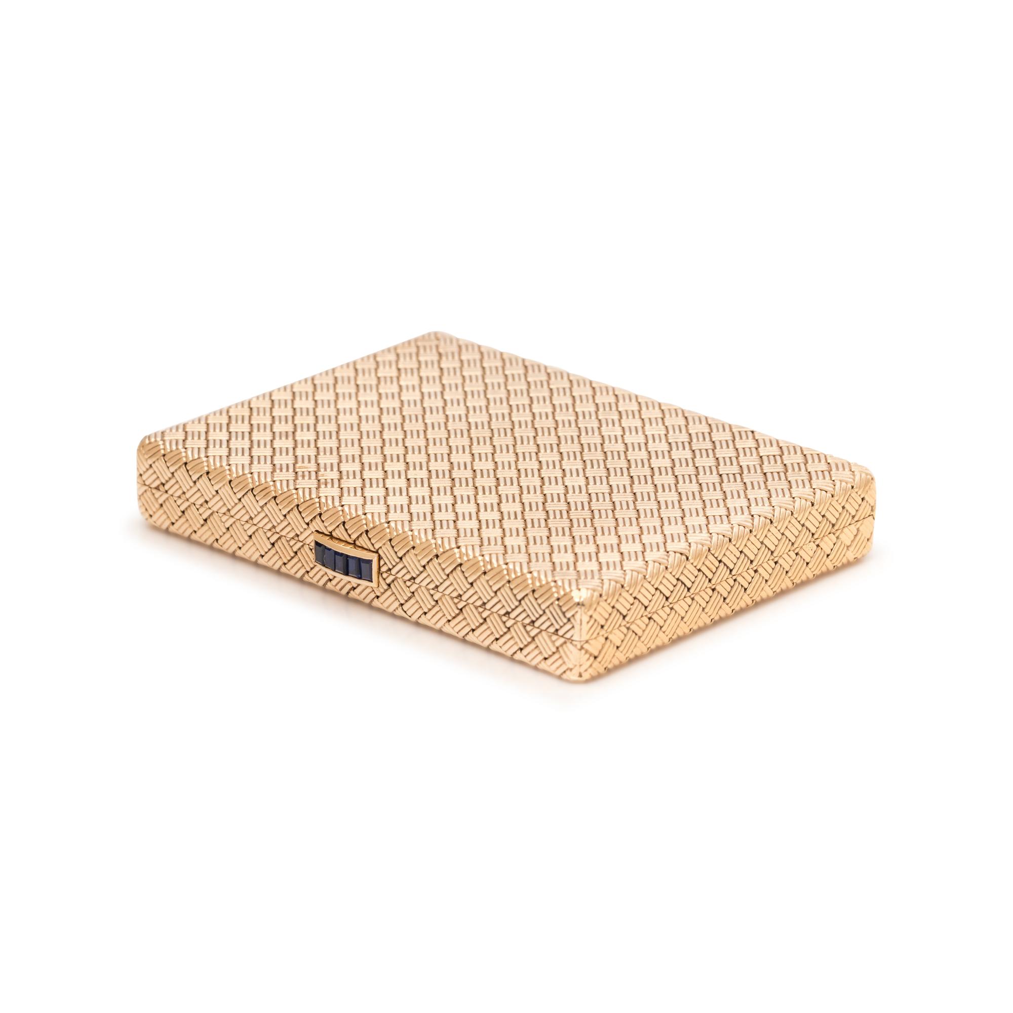YELLOW GOLD AND SAPPHIRE COMPACT