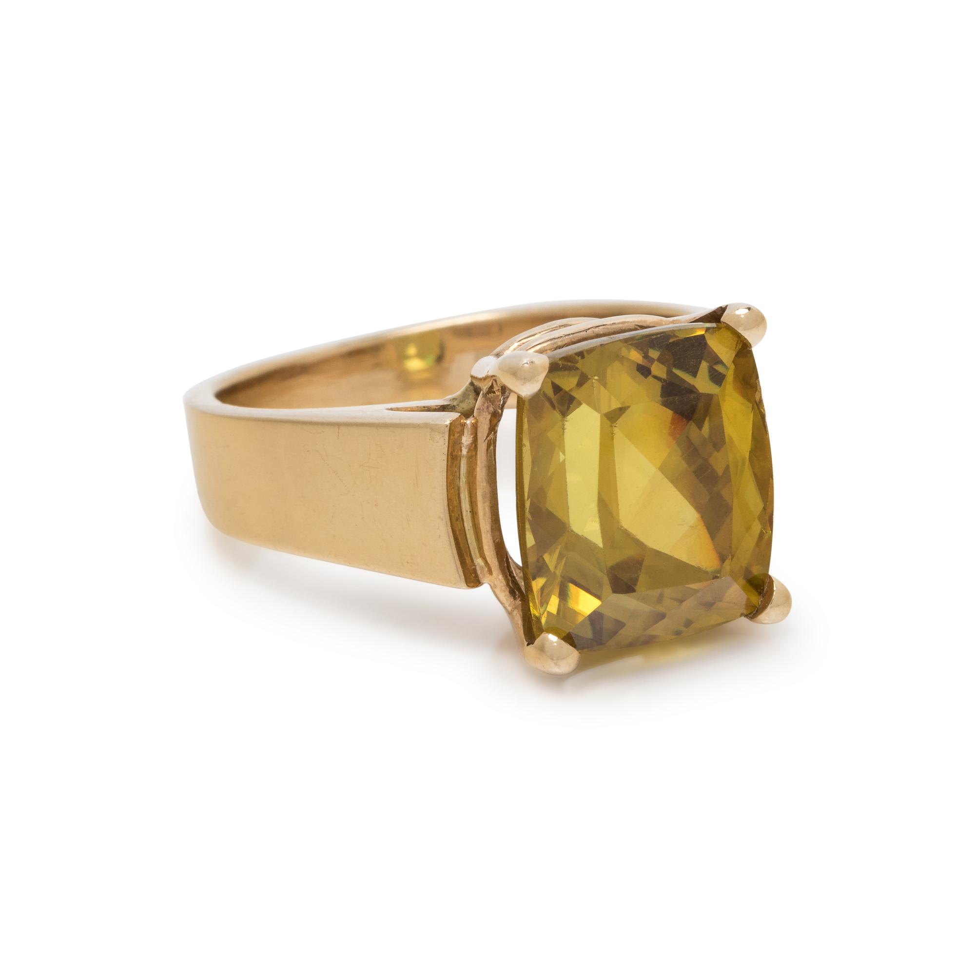 YELLOW GOLD AND SPHENE RING