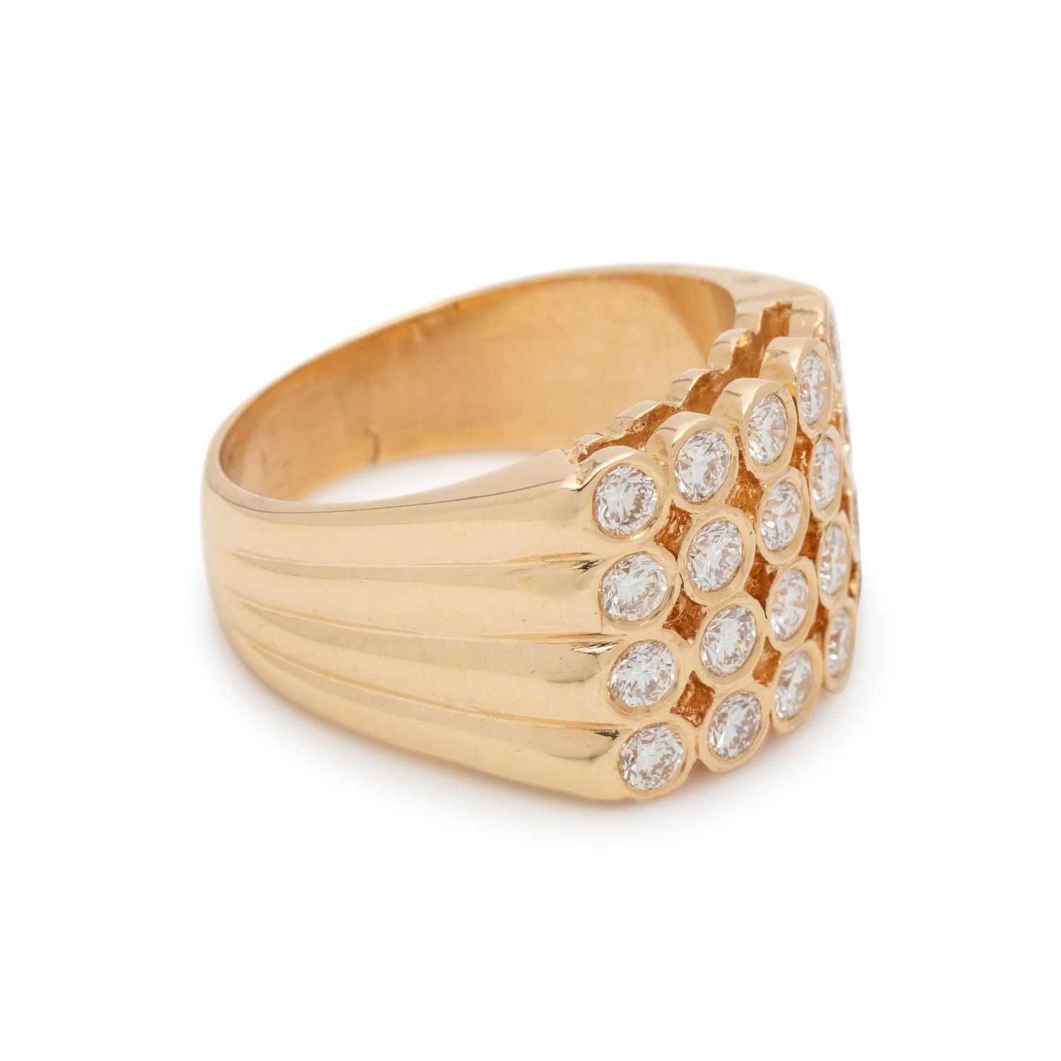 YELLOW GOLD AND DIAMOND RING