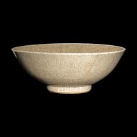 A Chinese Crackled Glazed Porcelain Bowl,18th Century or Later 清中期或以后 哥釉碗