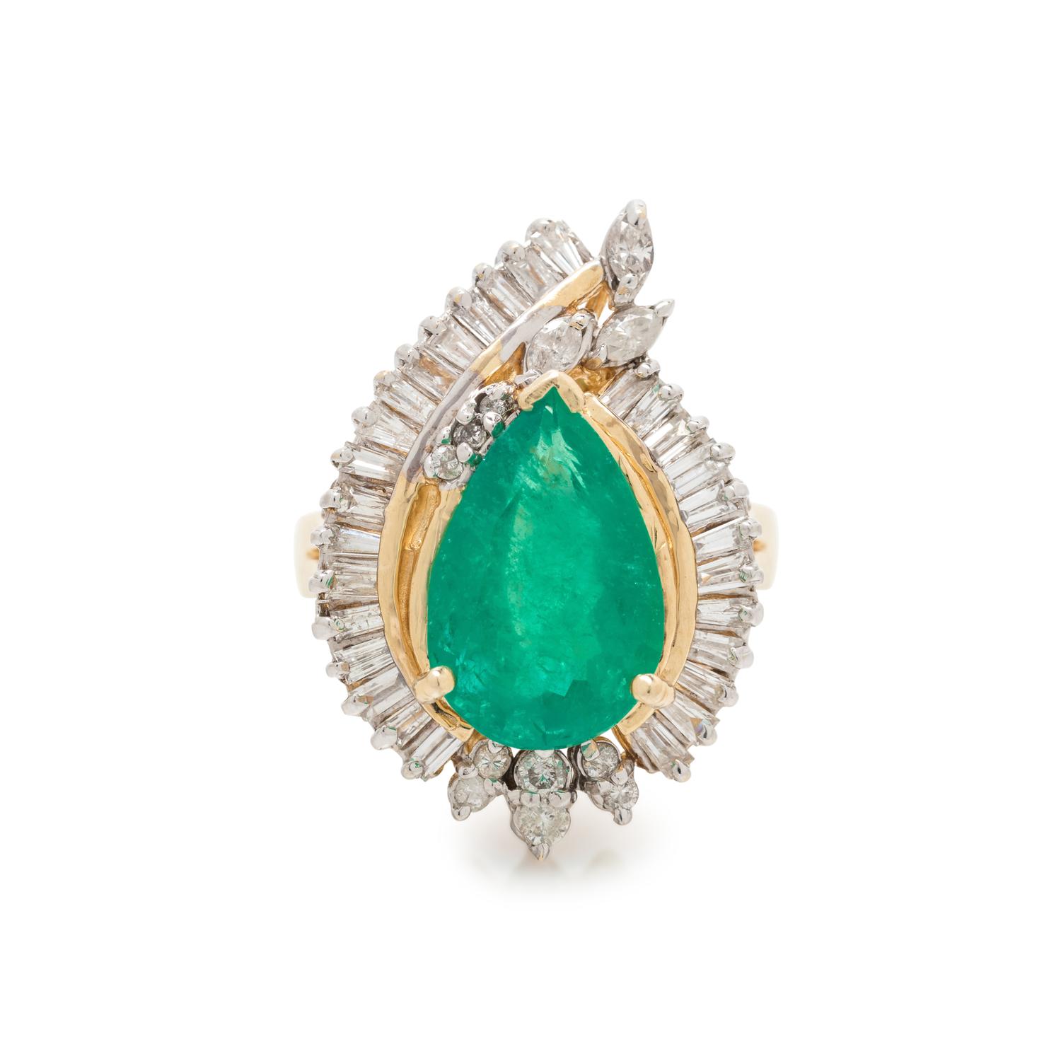 EMERALD AND DIAMOND RING