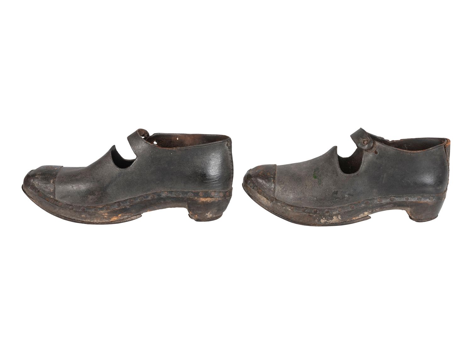 [CIVIL WAR]. Confederate wooden-soled shoes, ca 1861-1865.