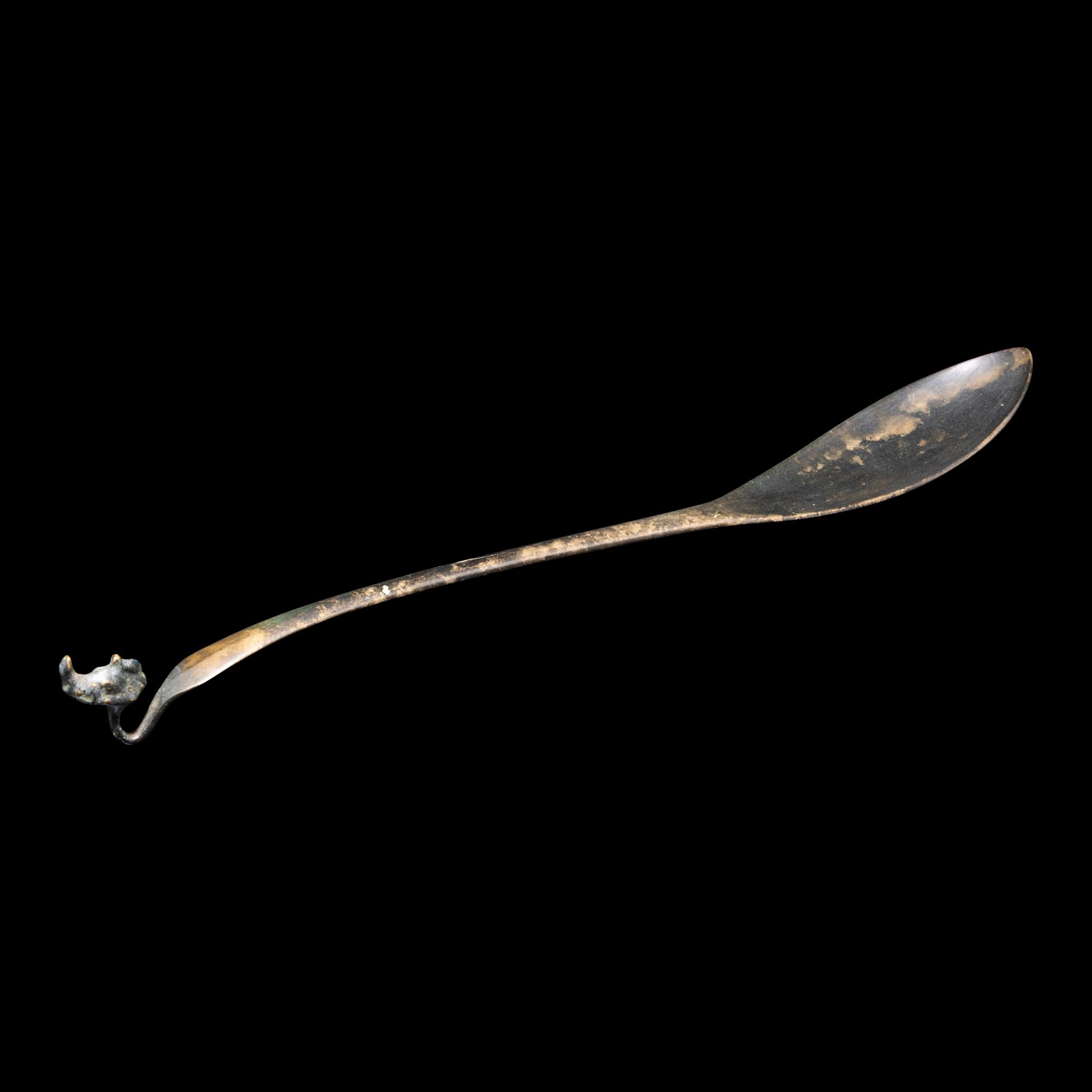 A Chinese Silver 'Dragon-Handle' Tea Ladle, Liao Dynasty — 辽 银龙首茶匙