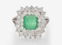 An 18K White Gold, Emerald, and Diamond Ring