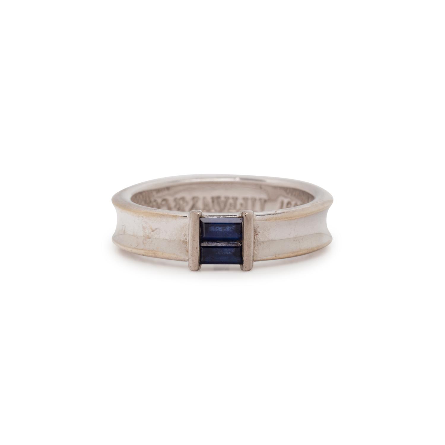TIFFANY & CO., WHITE GOLD AND SAPPHIRE RING