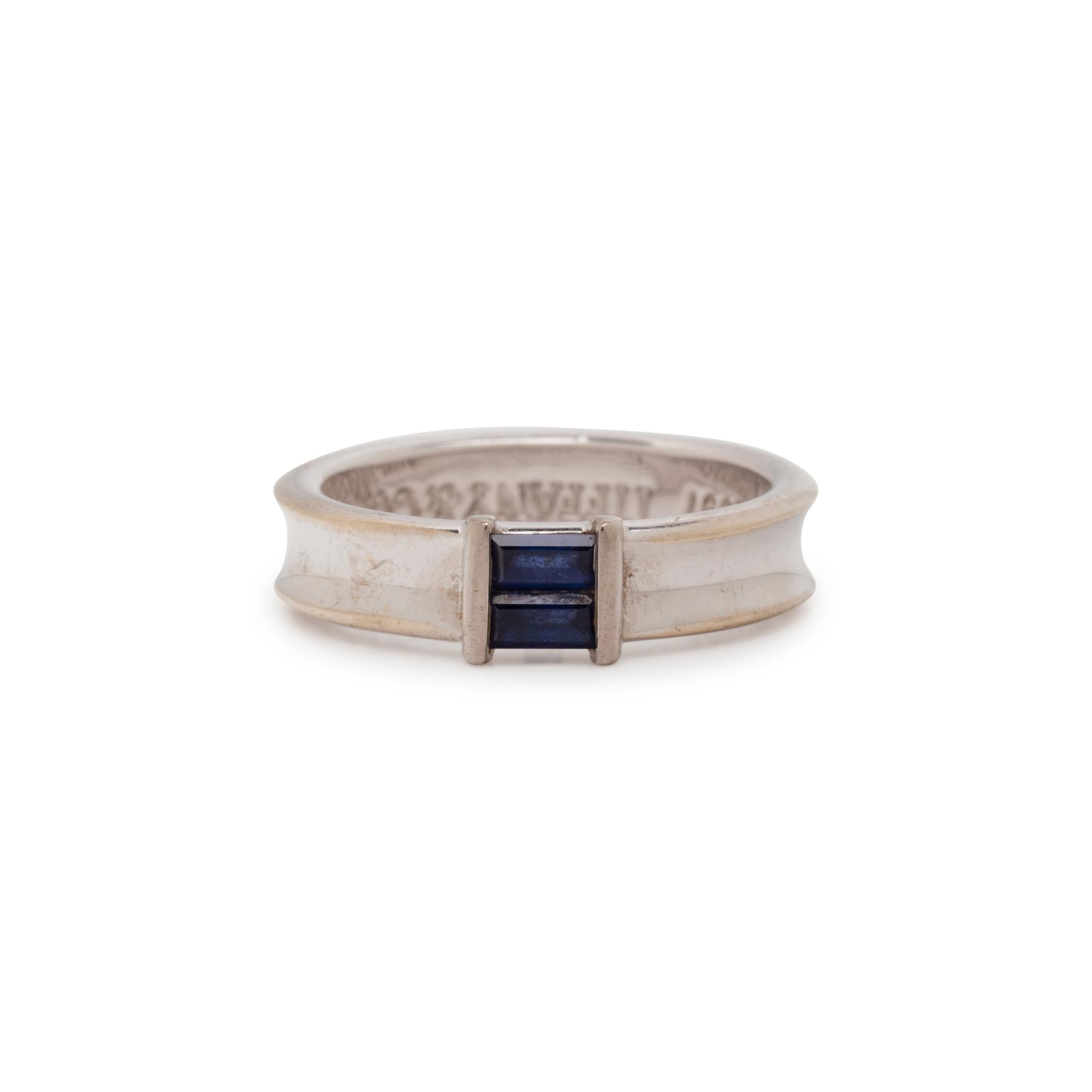 TIFFANY & CO., WHITE GOLD AND SAPPHIRE RING