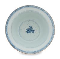 A Chinese Export Blue and White Porcelain Waisted Bowl