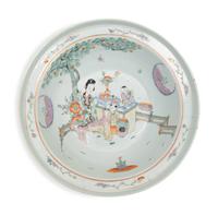 A Chinese Famille Rose Porcelain Basin — 19TH CENTURY