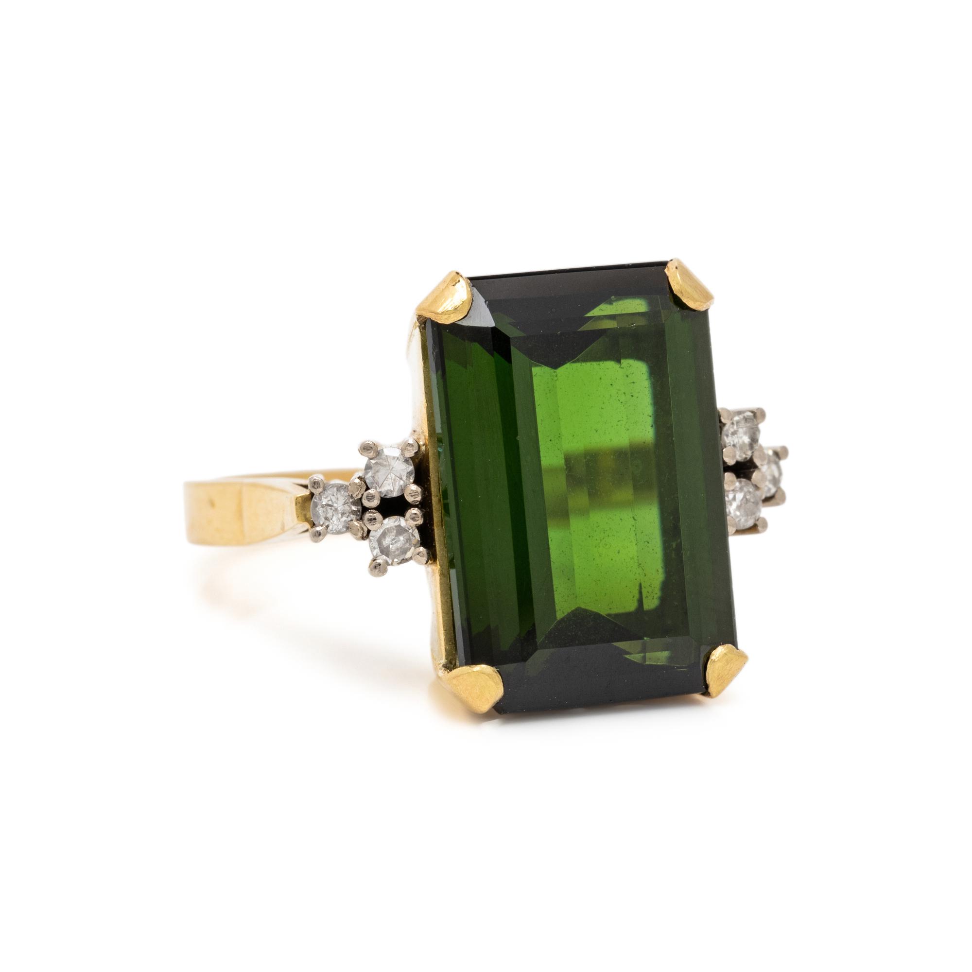 YELLOW GOLD, GREEN TOURMALINE, AND DIAMOND RING