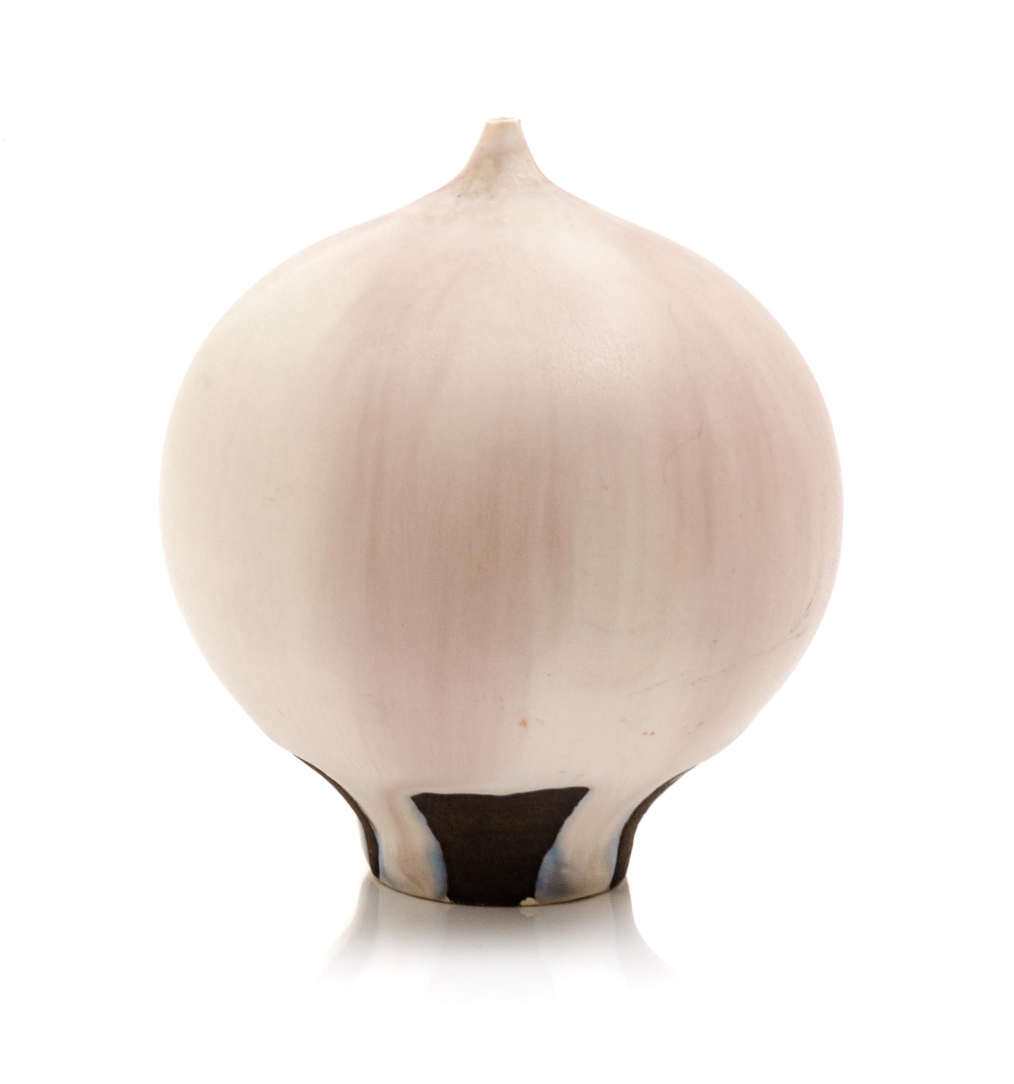 A Rose Cabat Vase Height 3 3/4 inches. — SECOND HALF 20TH CENTURY