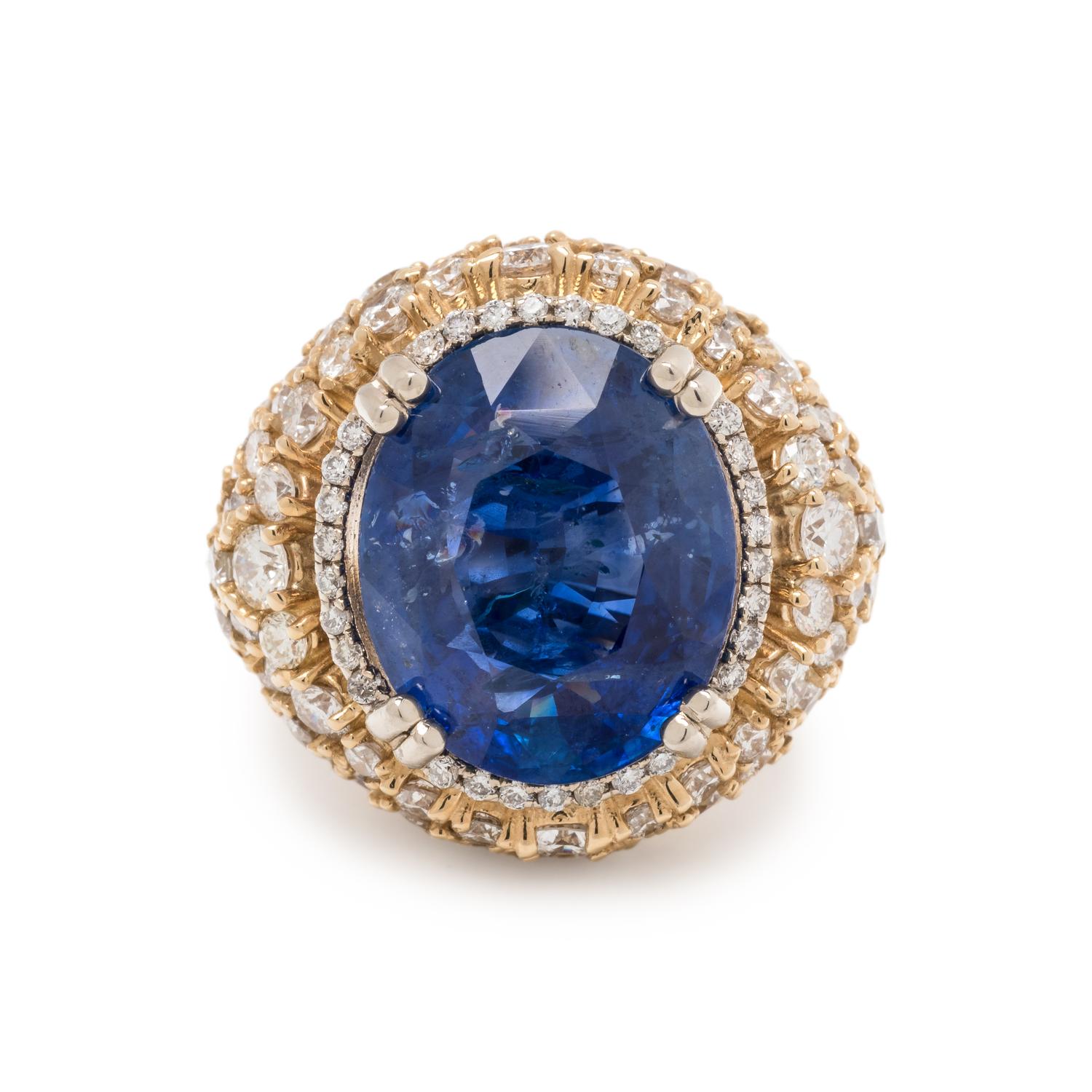 SAPPHIRE AND DIAMOND RING