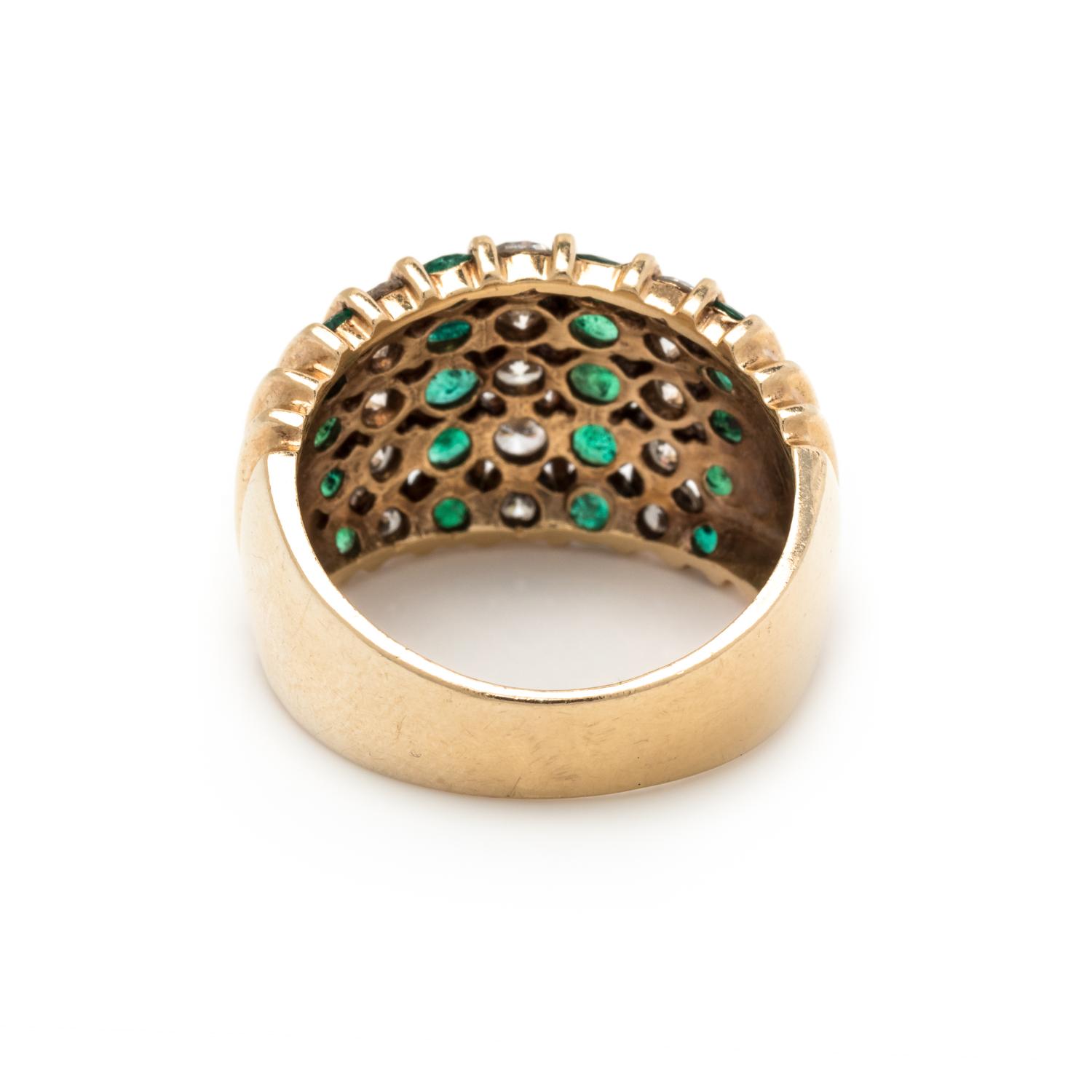 DIAMOND AND EMERALD RING