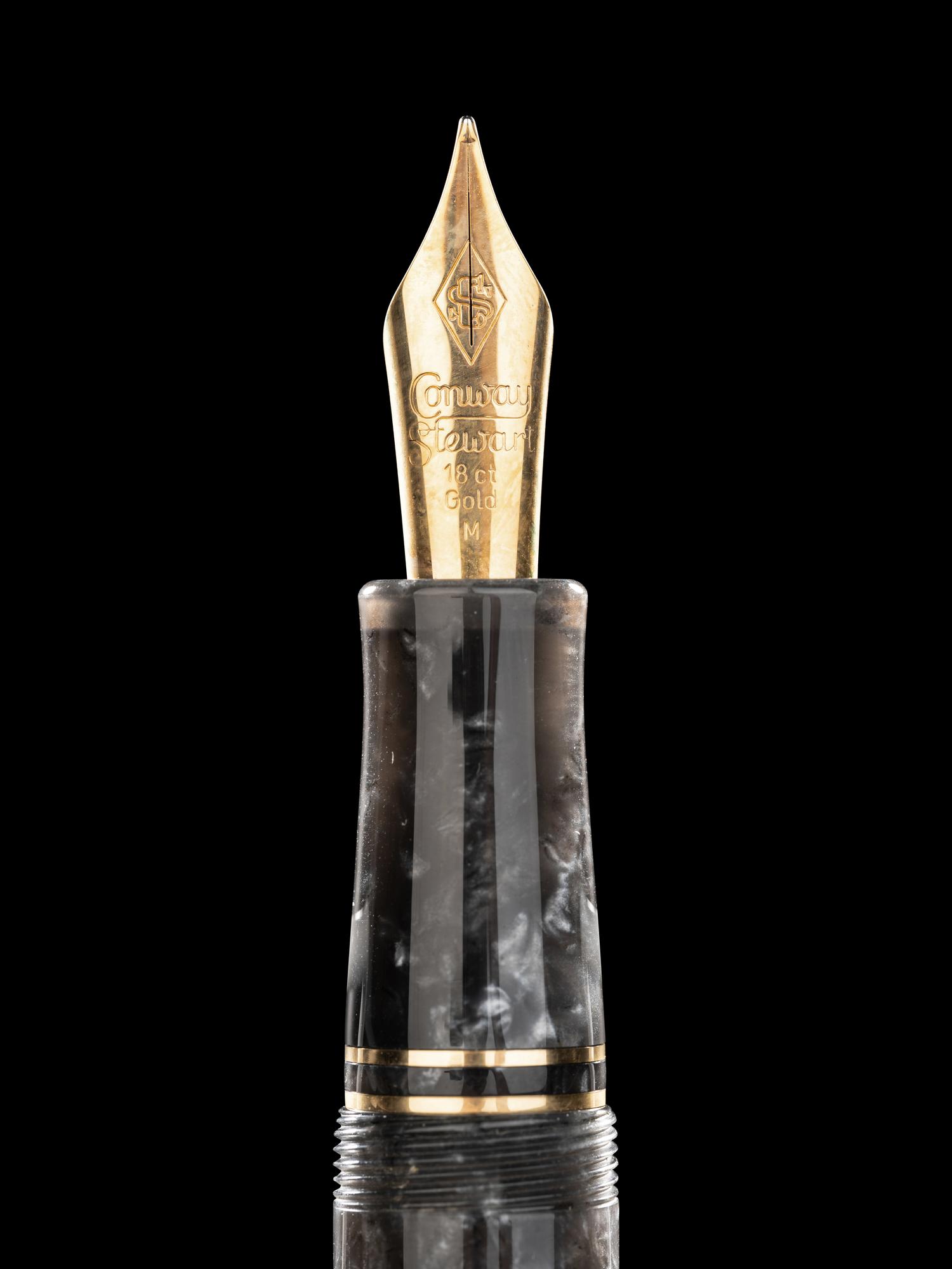Conway Stewart: Churchill-Grey Limited Edition Fountain Pen and Ink Set