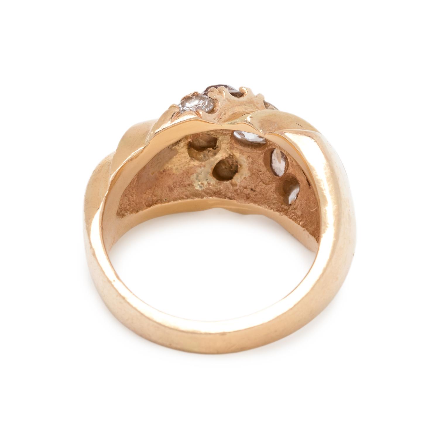 YELLOW GOLD, DIAMOND AND COLORED DIAMOND RING