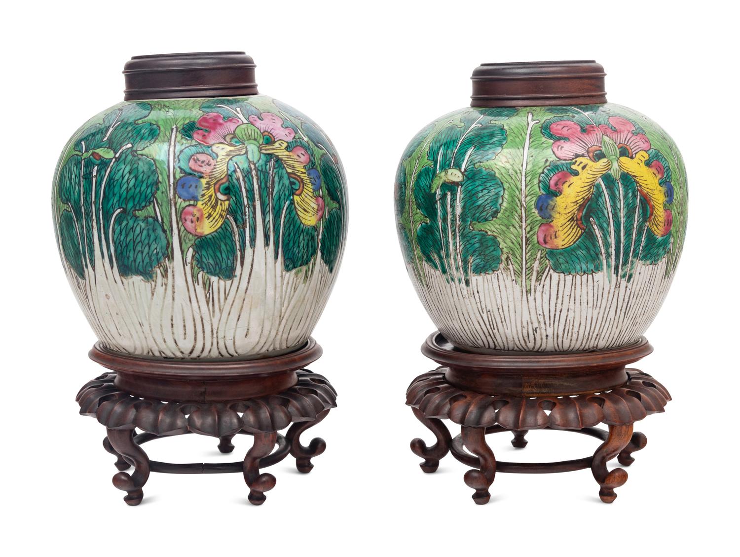 A Pair of Chinese Export Porcelain Jars