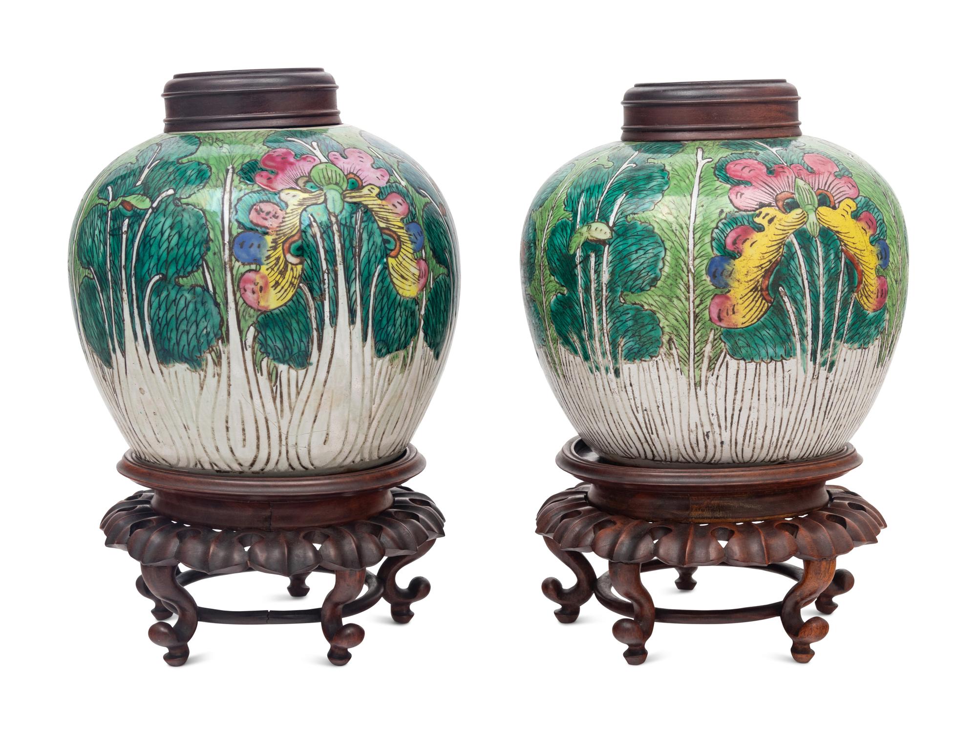 A Pair of Chinese Export Porcelain Jars