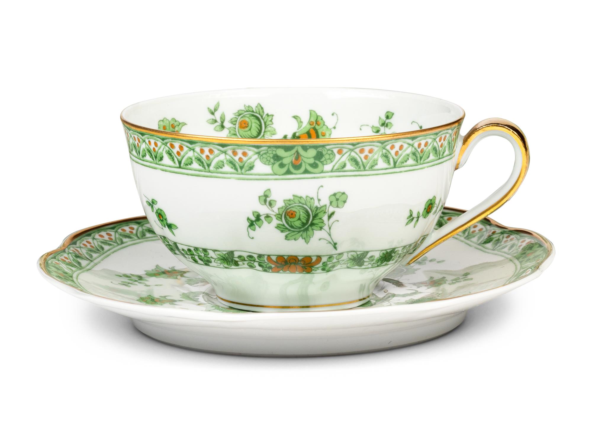 A Haviland Limoges Bonneval Porcelain Dinner Service