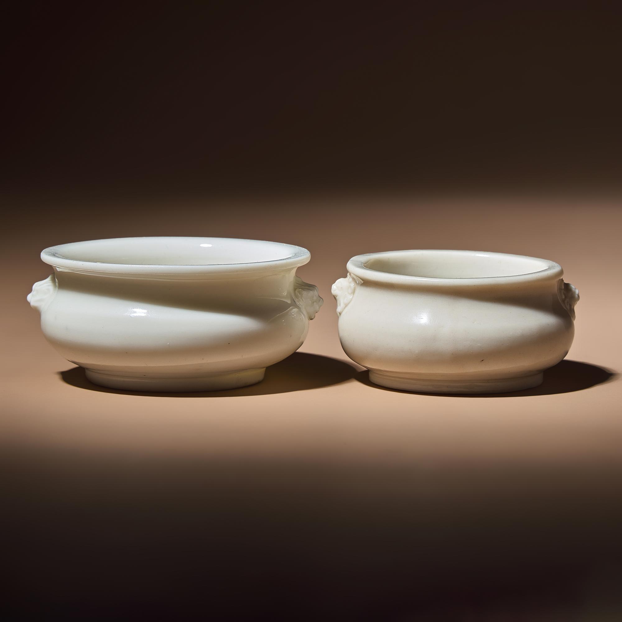 Two Chinese Blanc-de-Chine Porcelain Incense Burners, 17th-18th Century — 清早中期 德化白瓷雙輔首耳小香爐兩具
