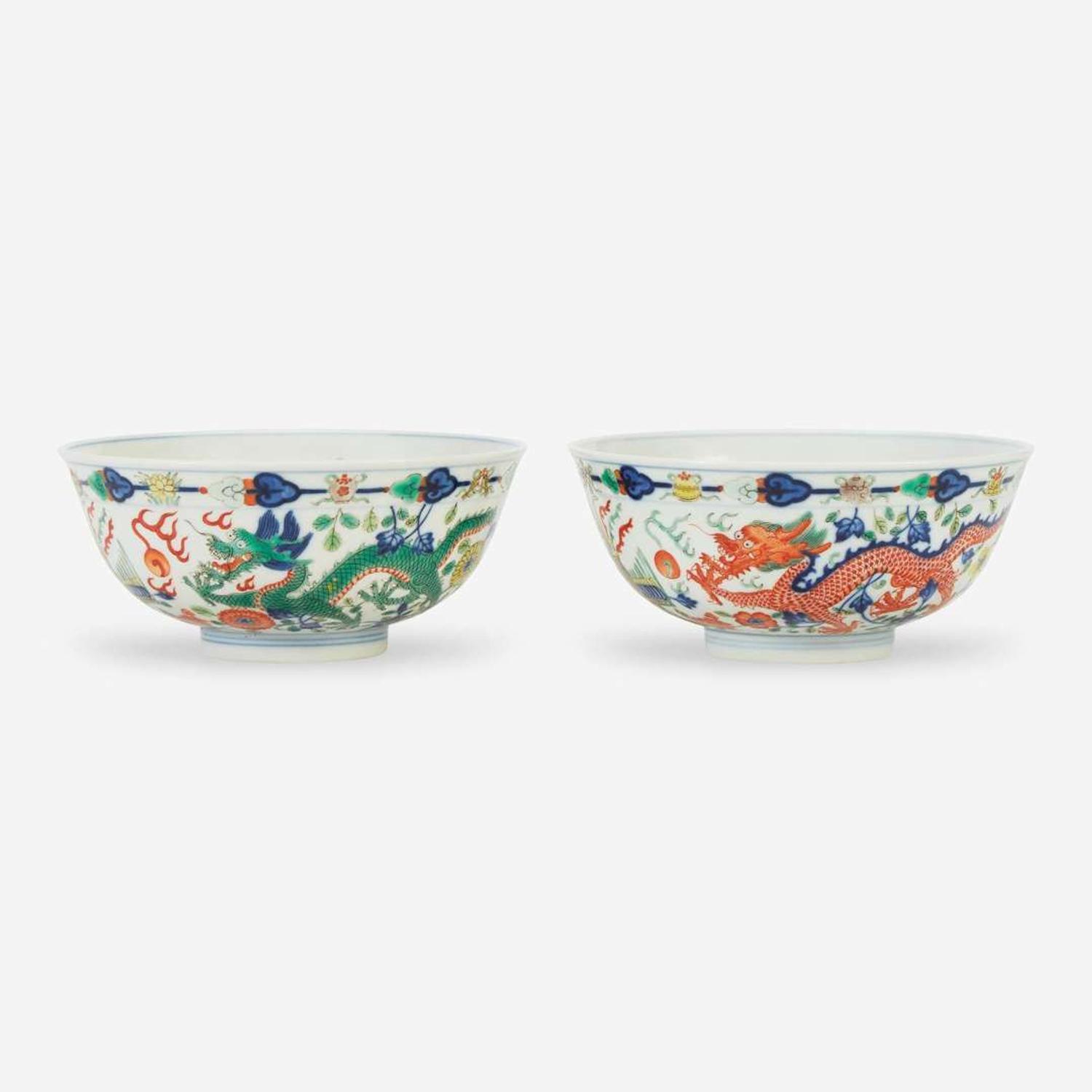 A pair of Chinese wucai "Dragon and Phoenix" bowls 五彩龙凤碗一对 Xuantong six-character mark ?????