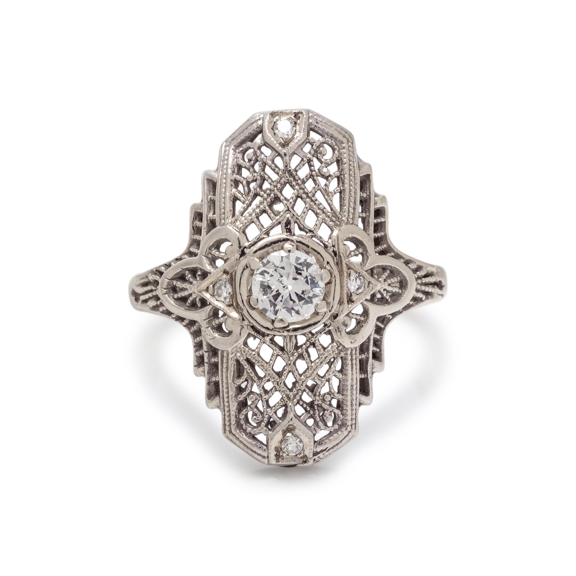 WHITE GOLD AND DIAMOND RING