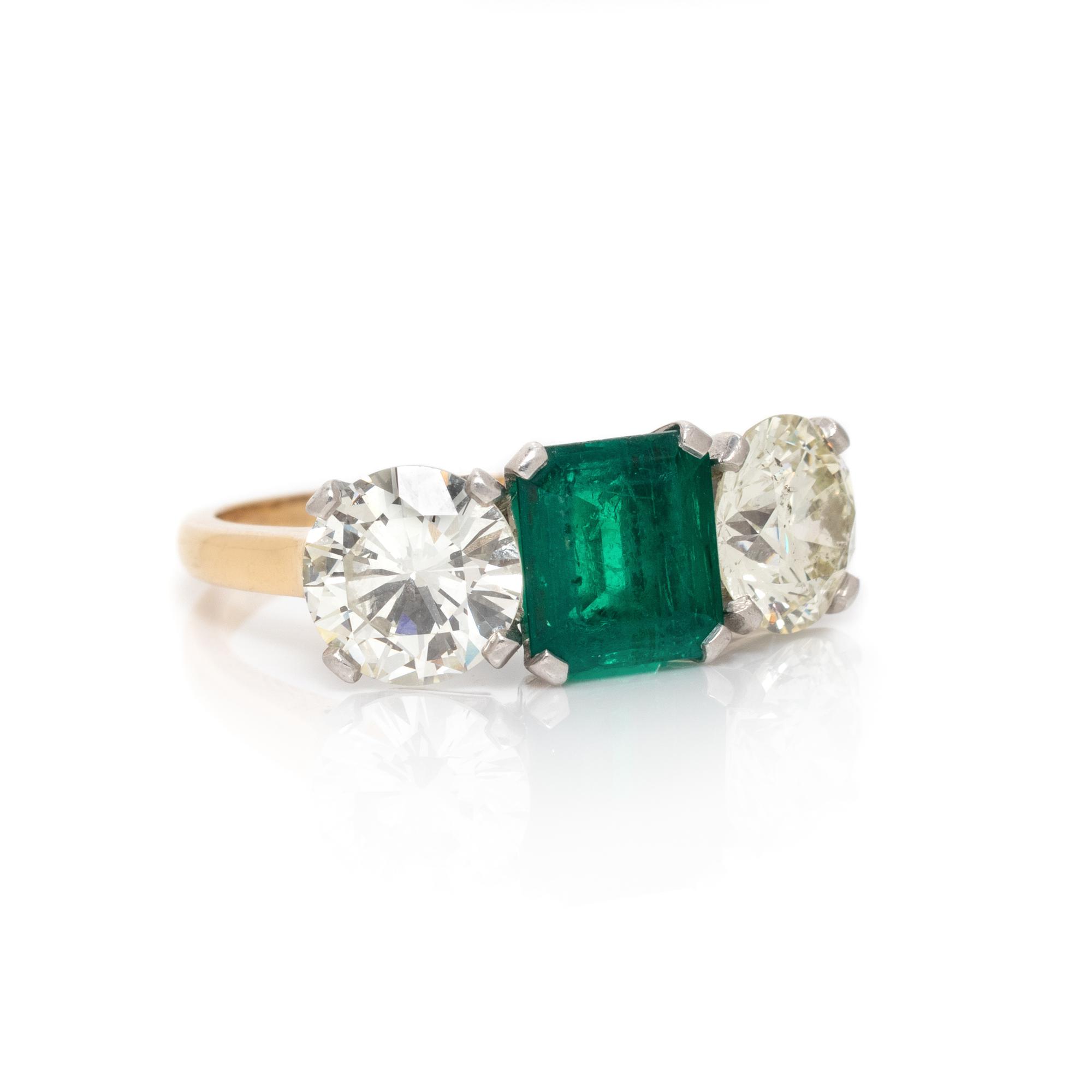 EMERALD AND DIAMOND RING