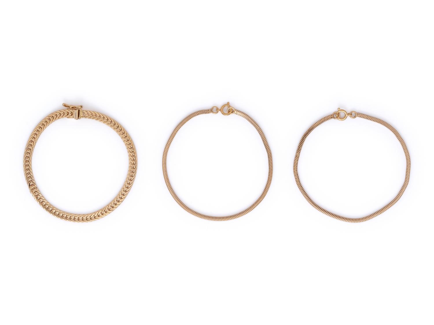 COLLECTION OF YELLOW GOLD BRACELETS