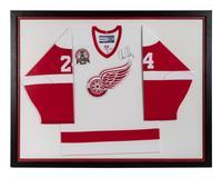 A Chris Chelios Signed Autograph Detroit Red Wings Hockey Jersey Display,