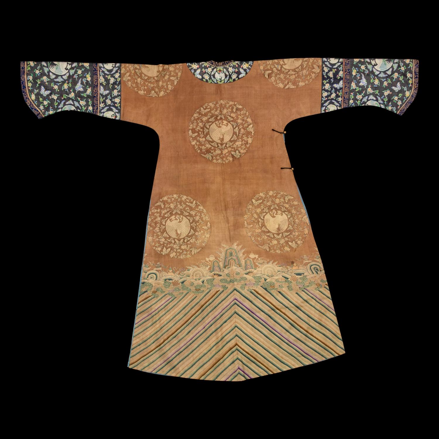 A Chinese Light Brown Ground Kesi Silk Lady's Informal Robe, Changfu, 19th Century 清晚期 醬地緙絲團鳳紋女常服